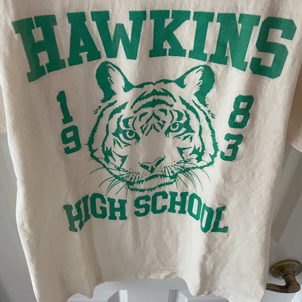 UO Stranger Things Hawkins M.S Beige Tee Size M